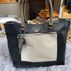 Guess white and black medium tote